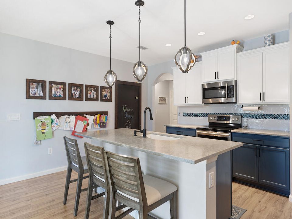 Active With Contract: $500,000 (4 beds, 2 baths, 1830 Square Feet)