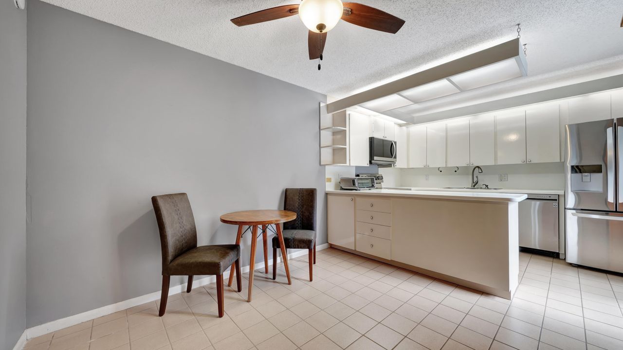 Active With Contract: $369,500 (2 beds, 2 baths, 1488 Square Feet)