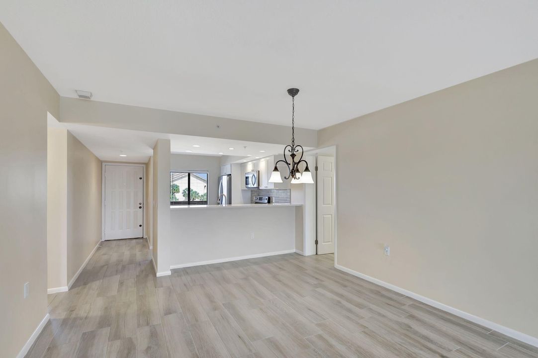 For Sale: $660,000 (2 beds, 2 baths, 1385 Square Feet)
