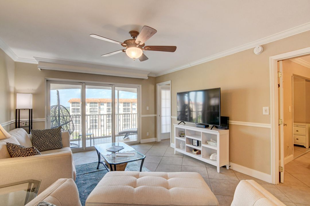 Active With Contract: $5,000 (2 beds, 2 baths, 802 Square Feet)