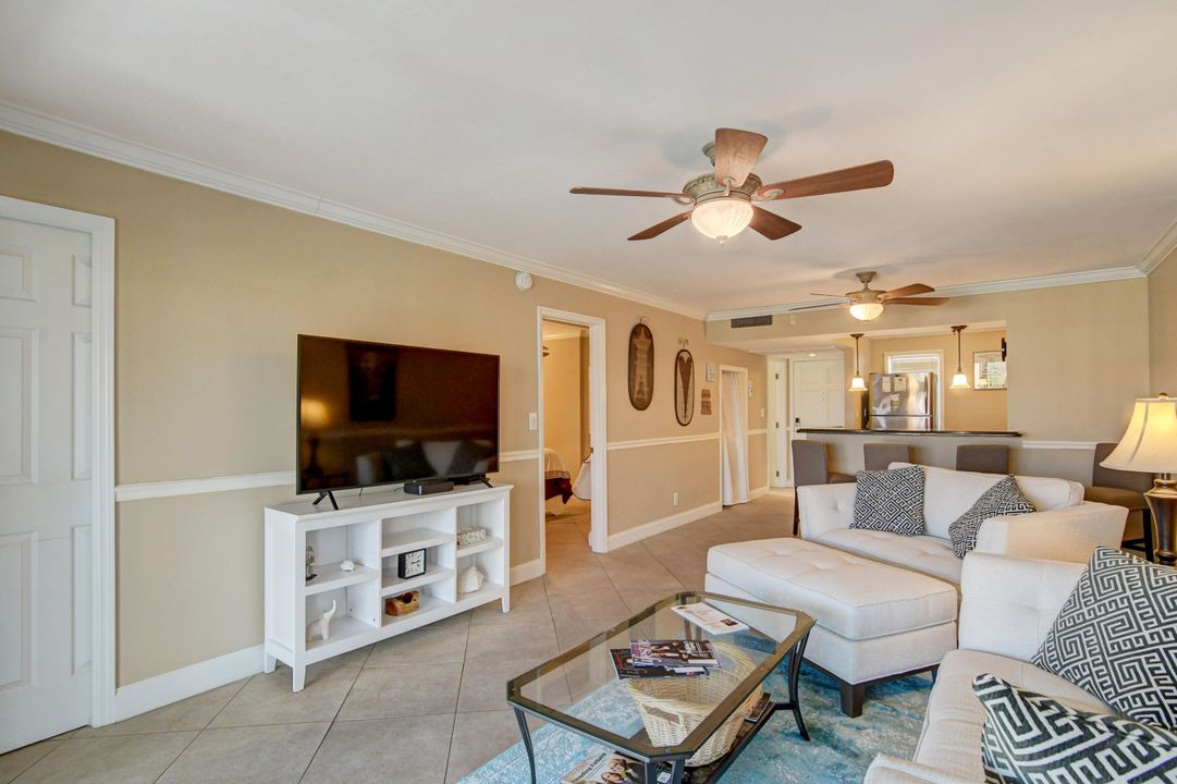 Active With Contract: $5,000 (2 beds, 2 baths, 802 Square Feet)