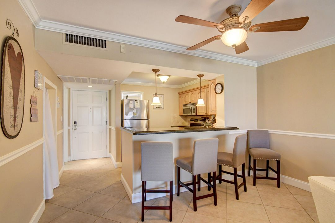 Active With Contract: $5,000 (2 beds, 2 baths, 802 Square Feet)