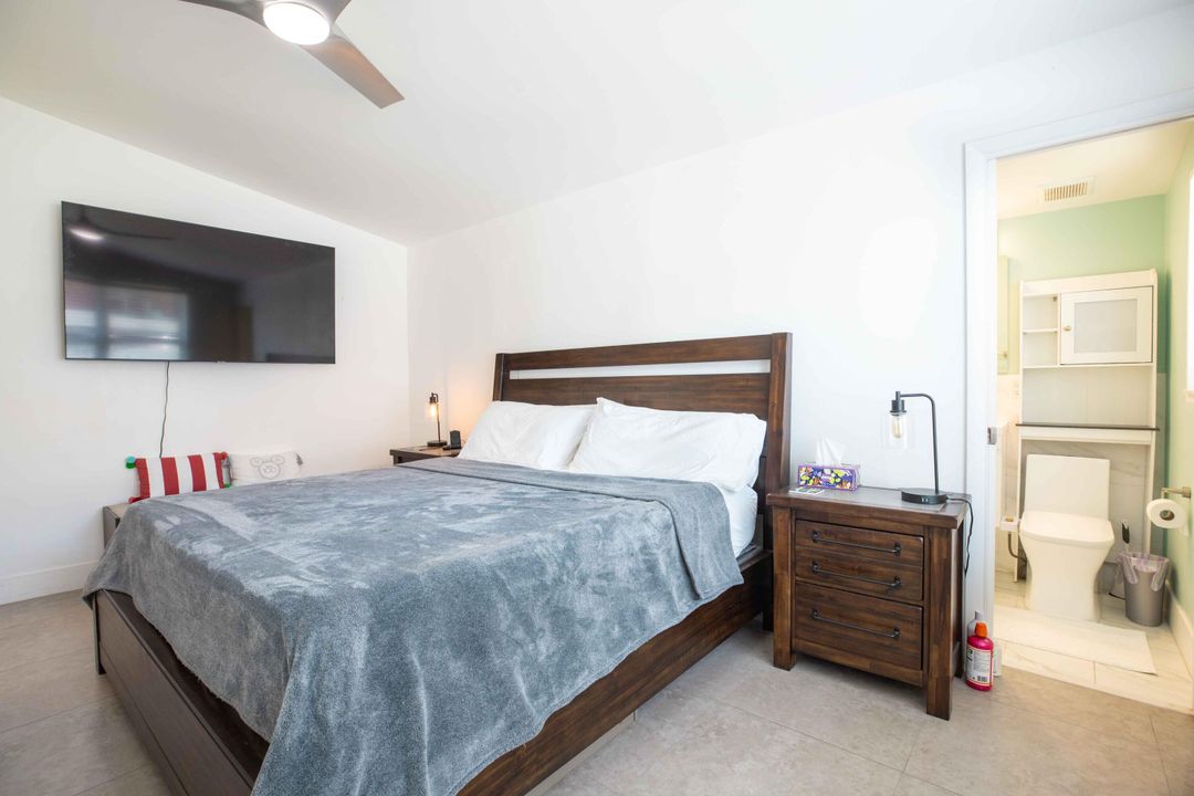 Active With Contract: $3,500 (2 beds, 2 baths, 1294 Square Feet)