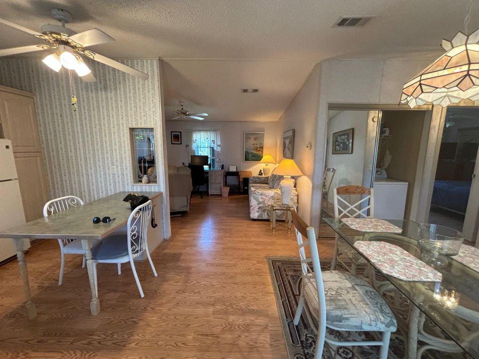 For Sale: $135,000 (2 beds, 2 baths, 849 Square Feet)