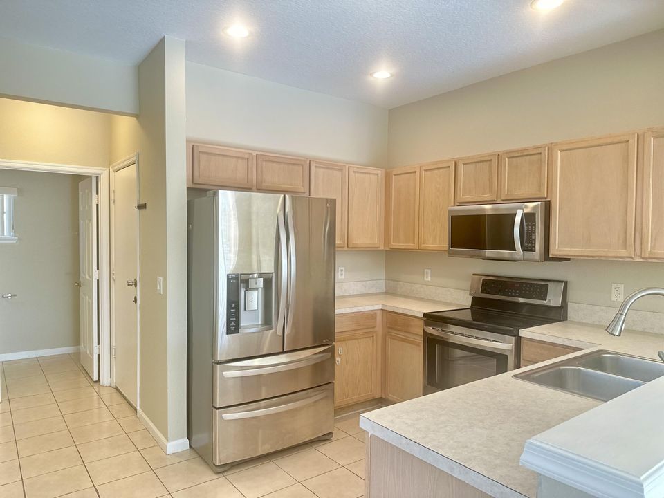 For Sale: $385,000 (3 beds, 2 baths, 1504 Square Feet)