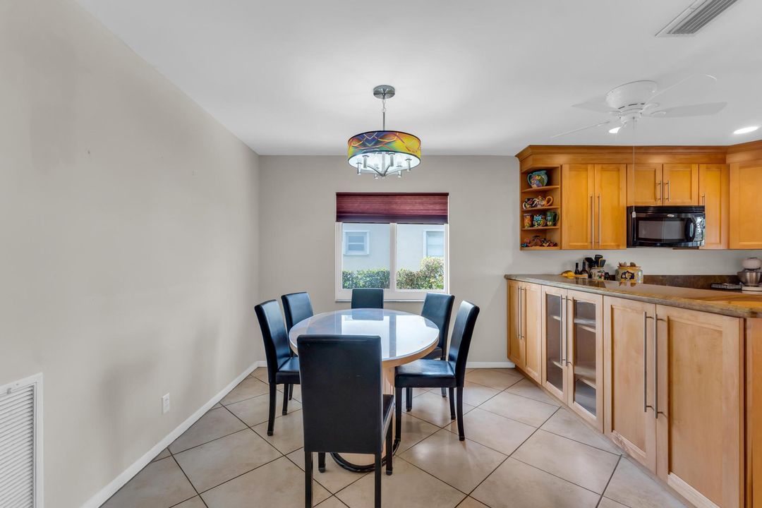 Active With Contract: $462,500 (3 beds, 2 baths, 1569 Square Feet)