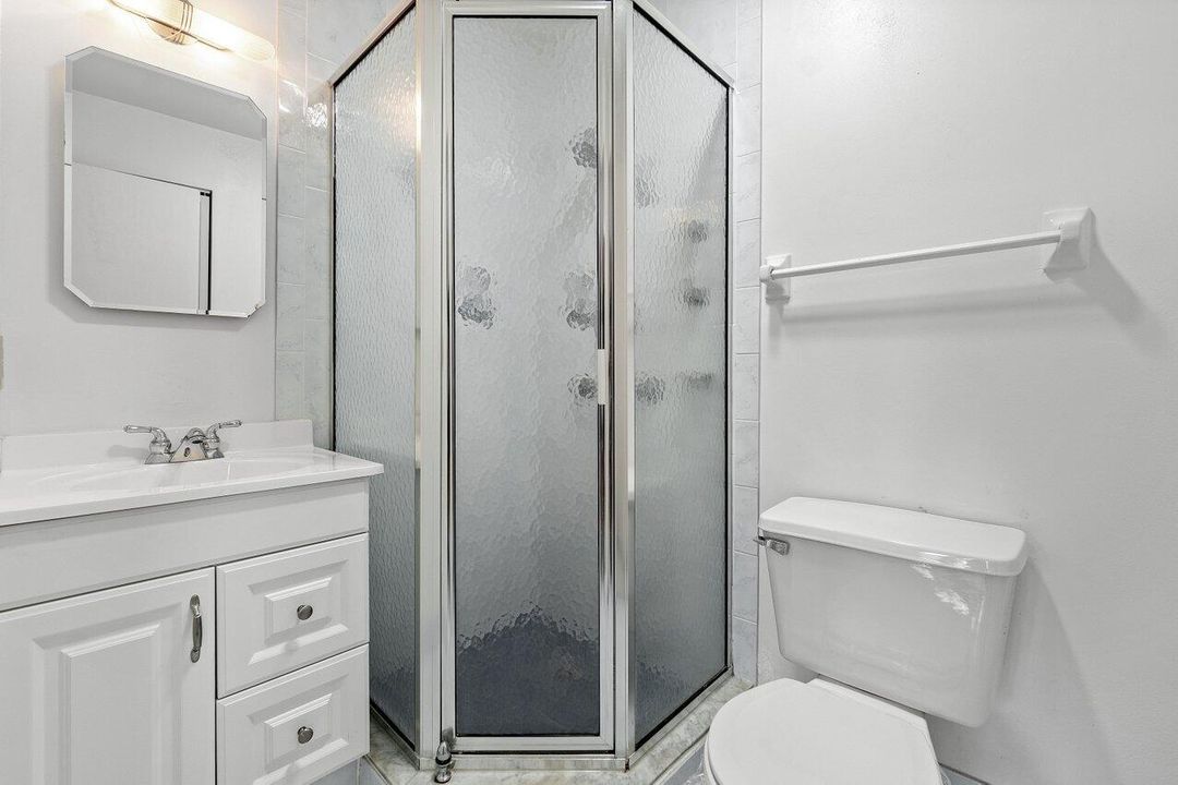 待售: $184,500 (2 贝兹, 2 浴室, 1125 平方英尺)