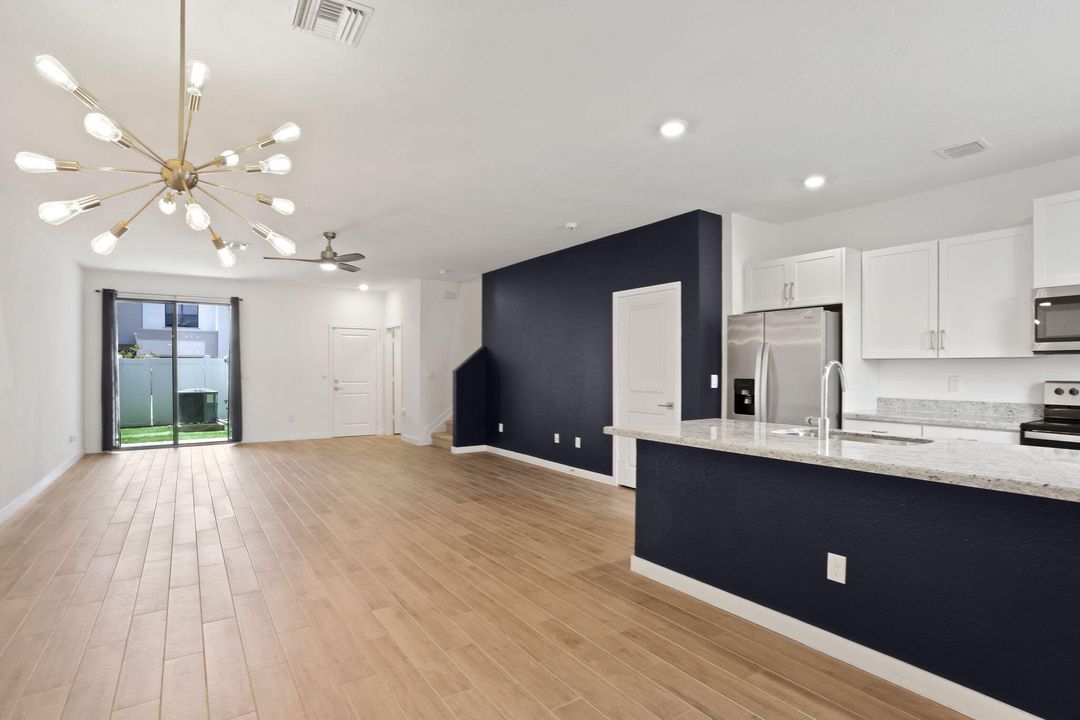 For Sale: $689,000 (3 beds, 2 baths, 1844 Square Feet)
