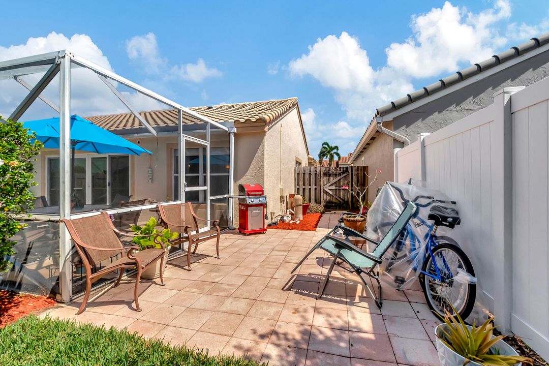 Active With Contract: $589,000 (3 beds, 2 baths, 1359 Square Feet)