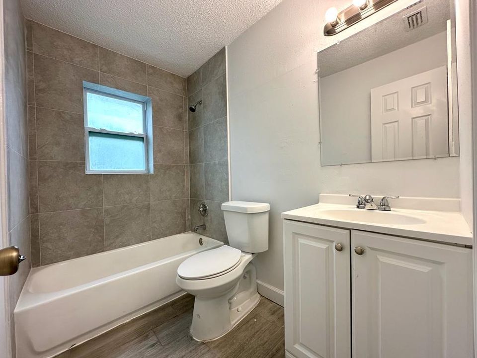 For Rent: $1,600 (1 beds, 1 baths, 750 Square Feet)