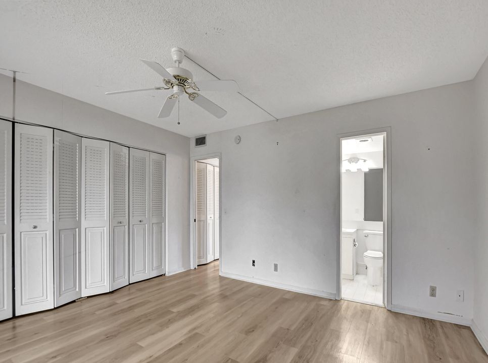 Active With Contract: $1,580 (1 beds, 1 baths, 738 Square Feet)