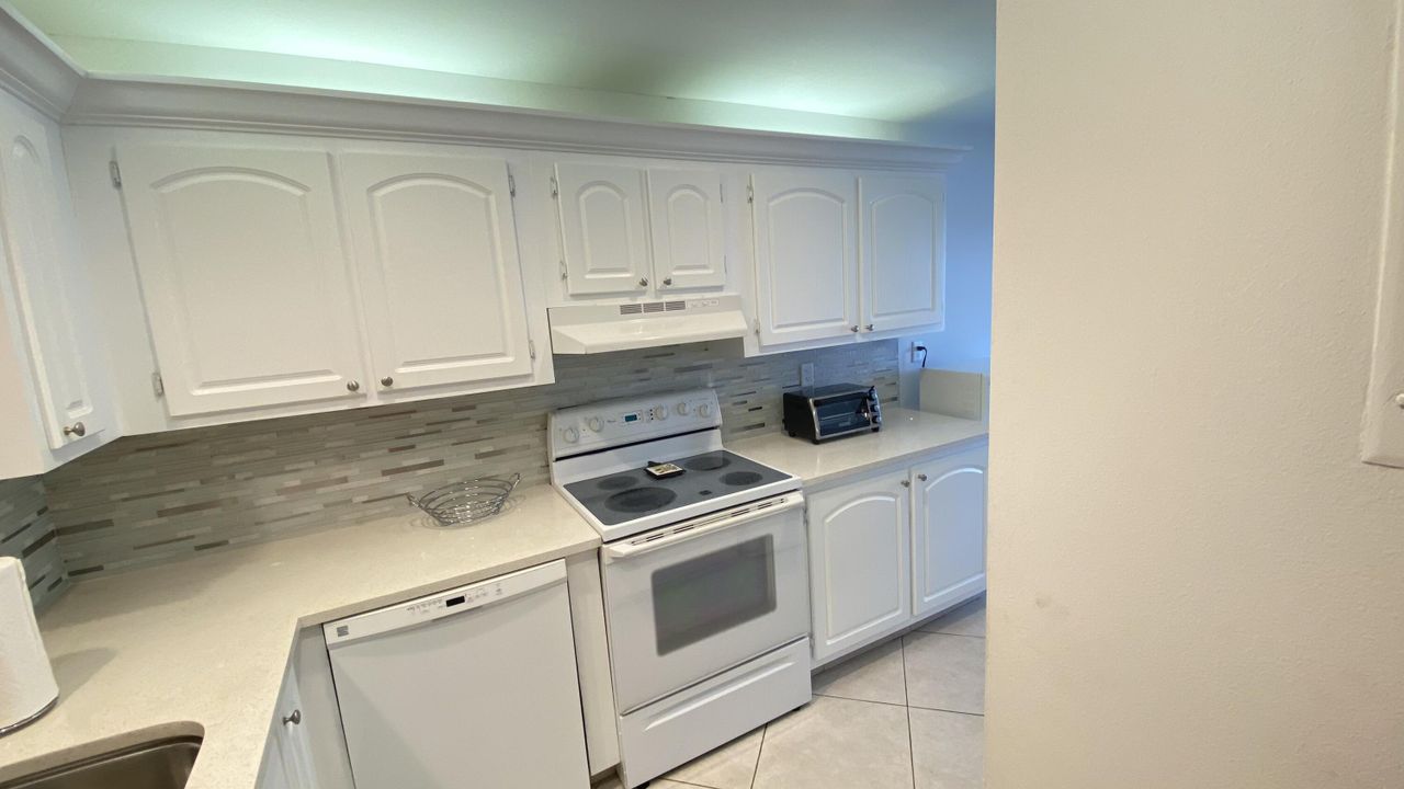 For Rent: $21,999 (2 beds, 2 baths, 1250 Square Feet)