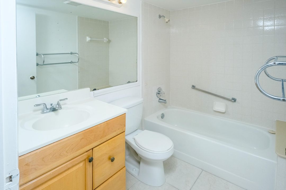 For Sale: $209,999 (2 beds, 2 baths, 1111 Square Feet)