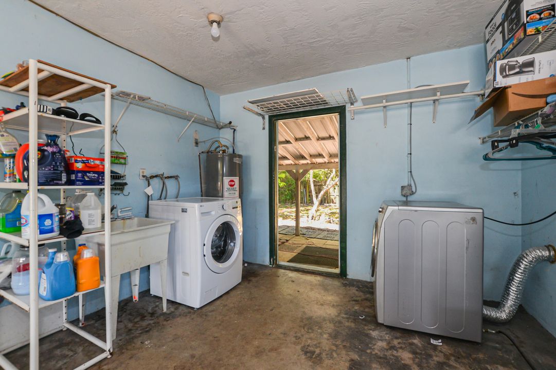 For Sale: $360,000 (4 beds, 2 baths, 1898 Square Feet)