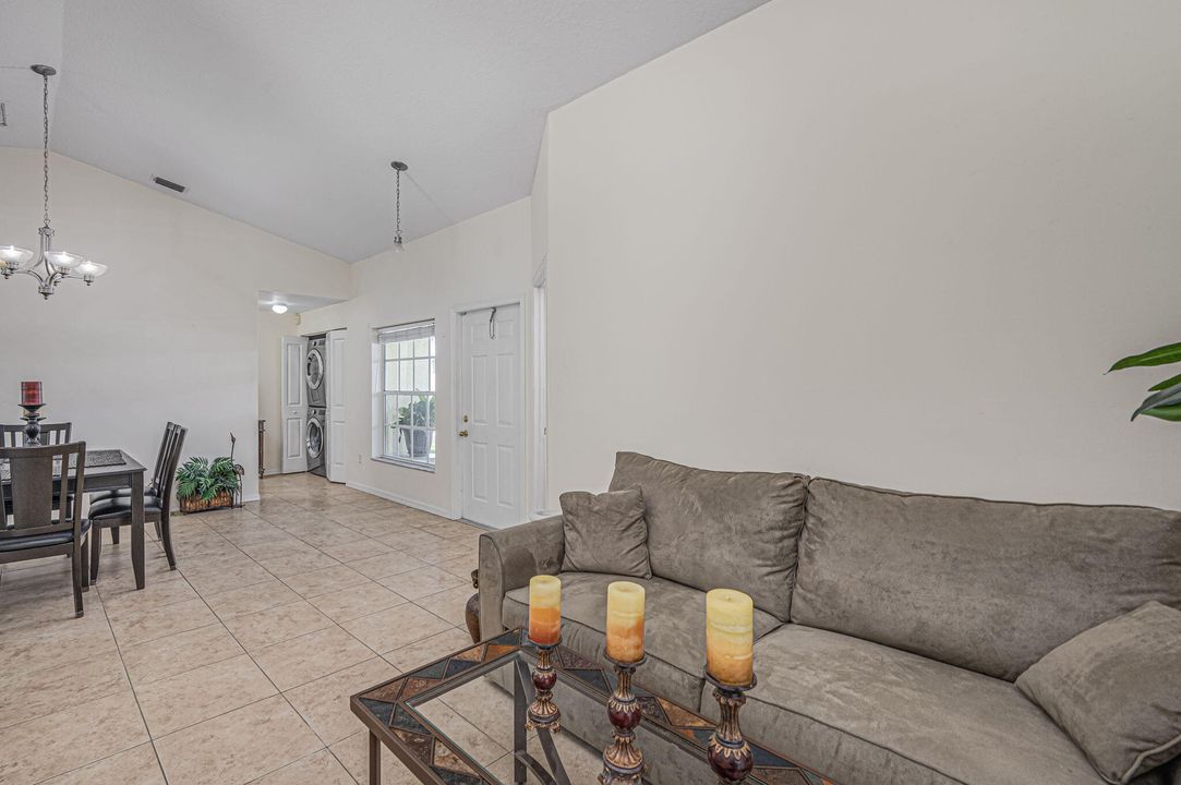 For Sale: $449,900 (3 beds, 2 baths, 1706 Square Feet)