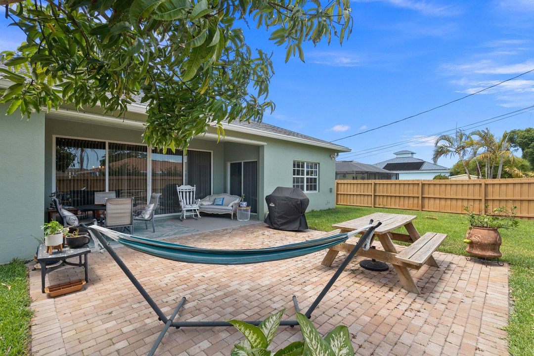 For Sale: $485,000 (4 beds, 2 baths, 2340 Square Feet)