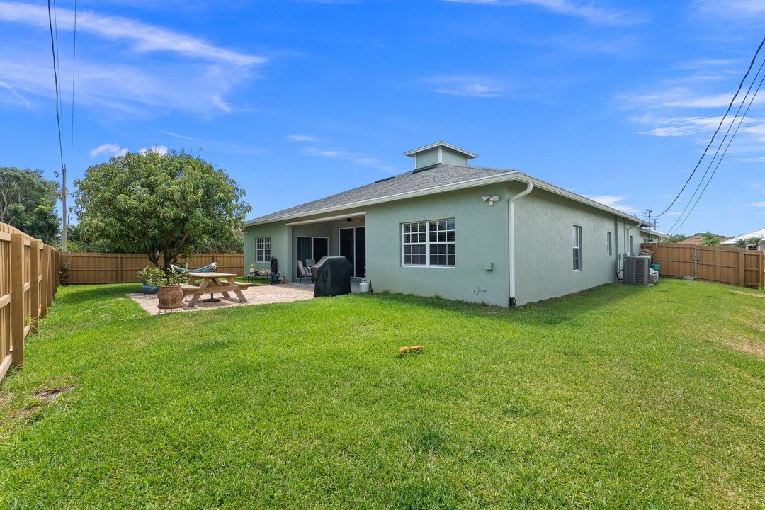 For Sale: $485,000 (4 beds, 2 baths, 2340 Square Feet)