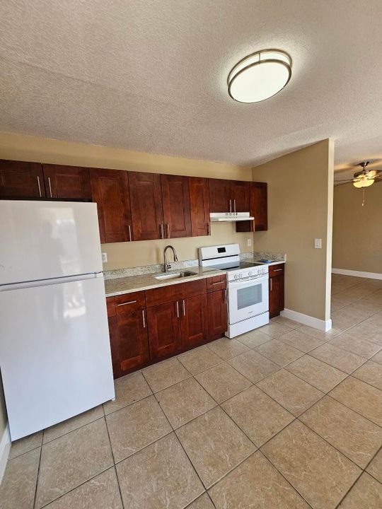 For Rent: $1,750 (2 beds, 1 baths, 6144 Square Feet)