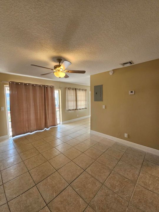 For Rent: $1,750 (2 beds, 1 baths, 6144 Square Feet)