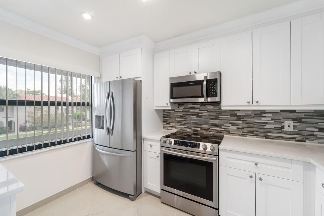 For Sale: $369,900 (2 beds, 2 baths, 1266 Square Feet)