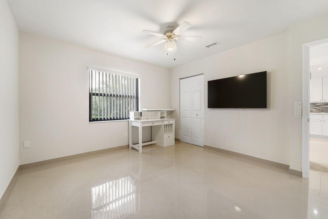 For Sale: $369,900 (2 beds, 2 baths, 1266 Square Feet)
