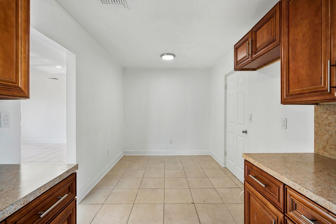 Active With Contract: $319,000 (3 beds, 2 baths, 1404 Square Feet)