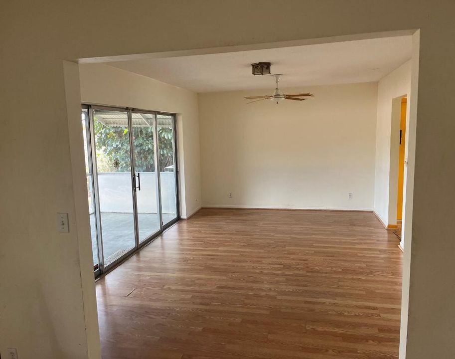 For Sale: $330,000 (2 beds, 2 baths, 1325 Square Feet)