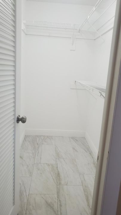 For Rent: $1,700 (2 beds, 2 baths, 902 Square Feet)