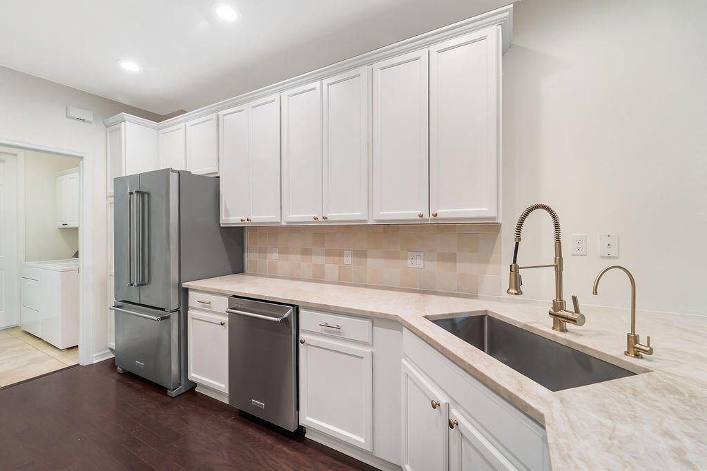 Active With Contract: $3,800 (3 beds, 2 baths, 1533 Square Feet)