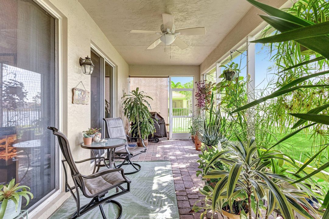 Active With Contract: $489,900 (3 beds, 2 baths, 1660 Square Feet)