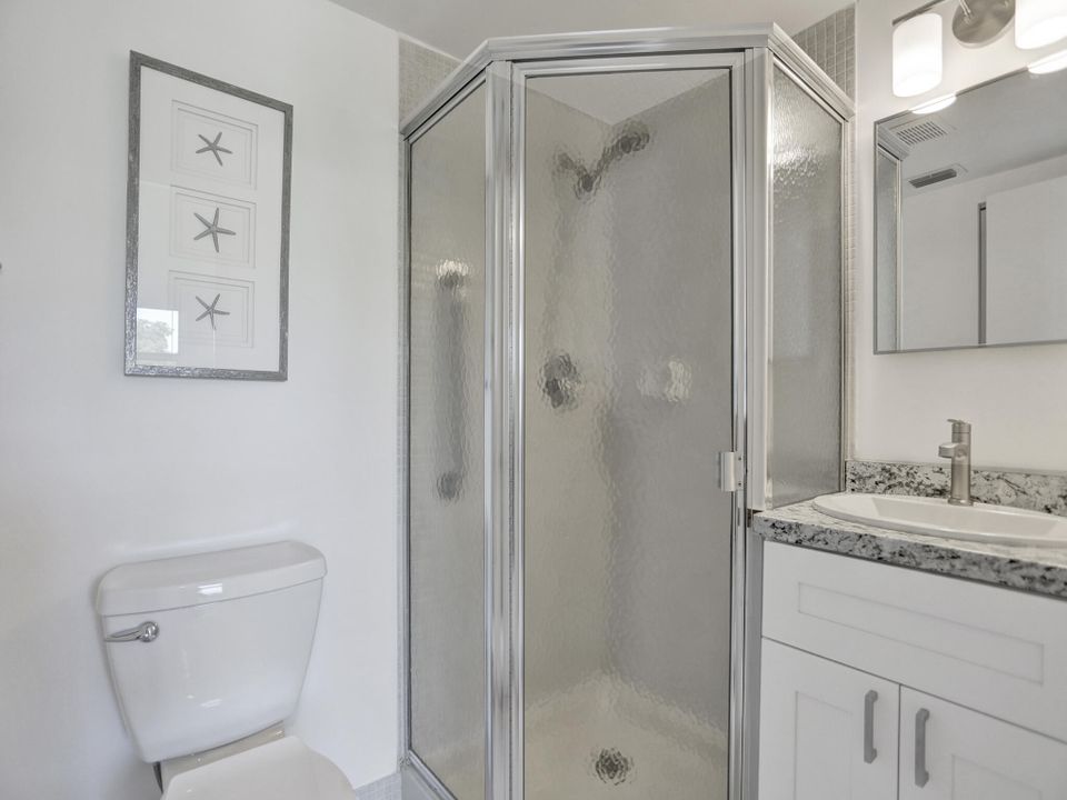 For Sale: $229,900 (2 beds, 2 baths, 1167 Square Feet)