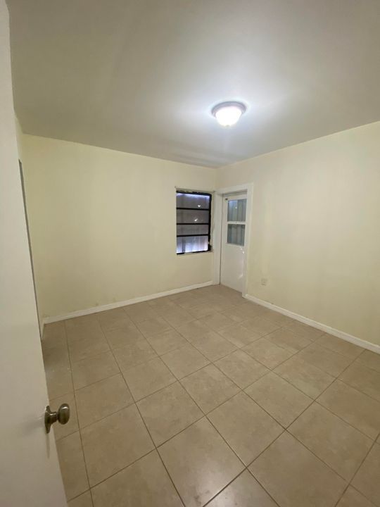 For Sale: $250,000 (3 beds, 1 baths, 1168 Square Feet)