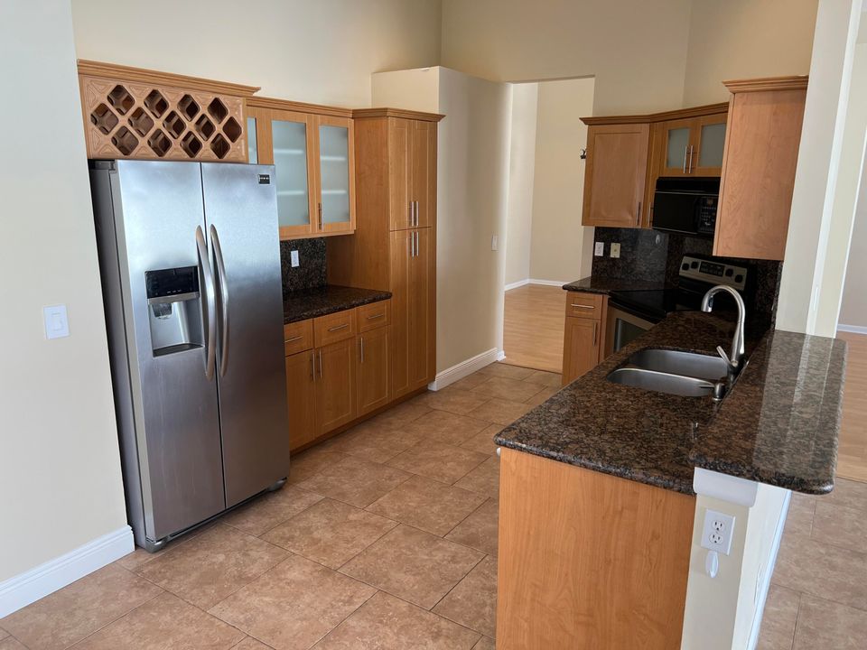 For Rent: $3,975 (3 beds, 2 baths, 1796 Square Feet)