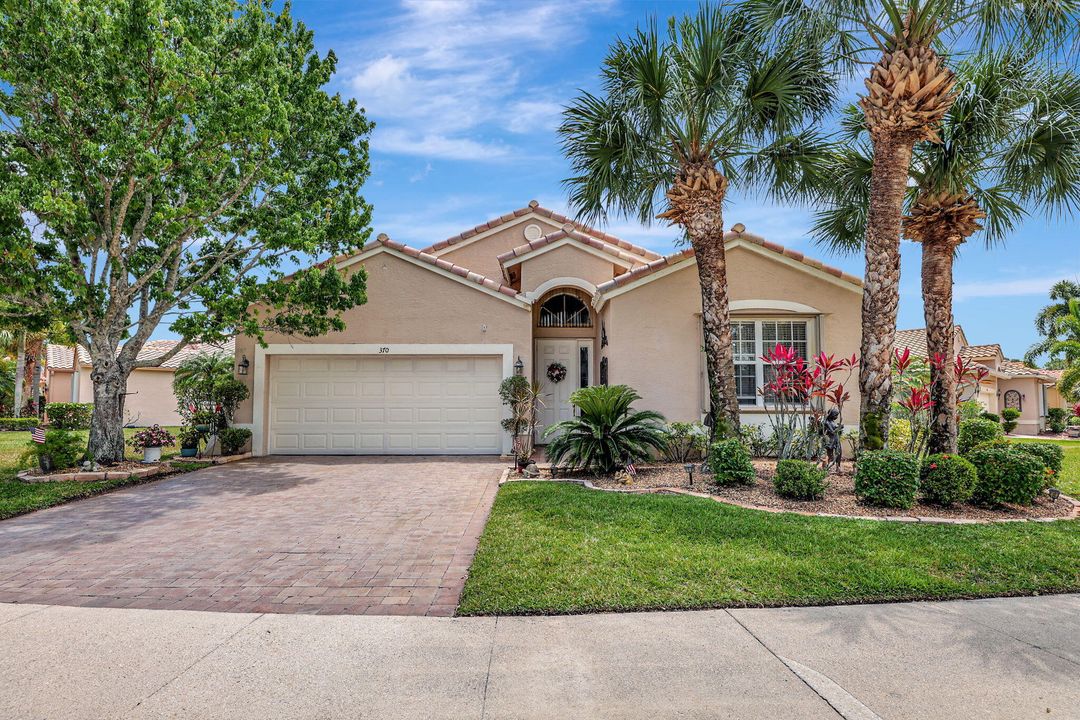 For Sale: $399,900 (3 beds, 2 baths, 1885 Square Feet)