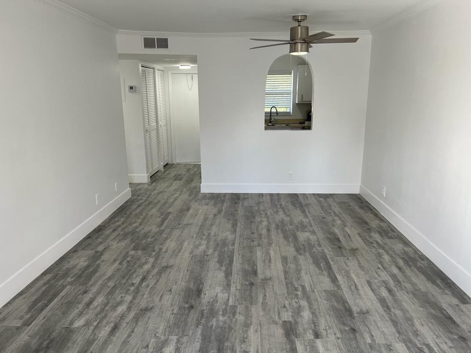 For Rent: $1,749 (1 beds, 1 baths, 687 Square Feet)