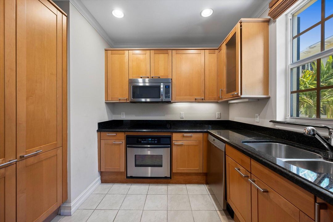 For Rent: $6,500 (3 beds, 3 baths, 1826 Square Feet)