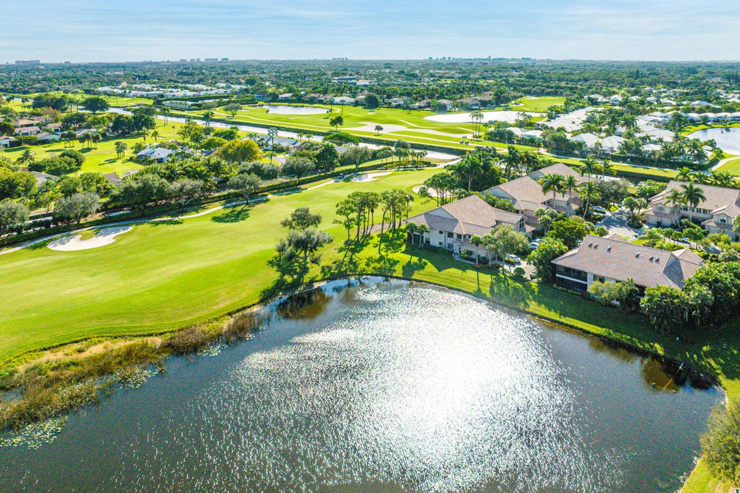 For Sale: $799,000 (3 beds, 3 baths, 2483 Square Feet)