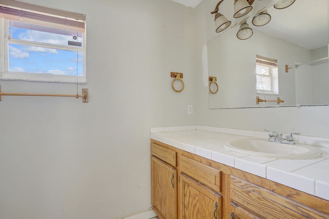 Active With Contract: $459,900 (3 beds, 2 baths, 1152 Square Feet)