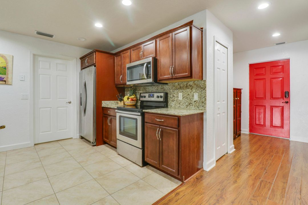 For Sale: $199,000 (2 beds, 2 baths, 1446 Square Feet)