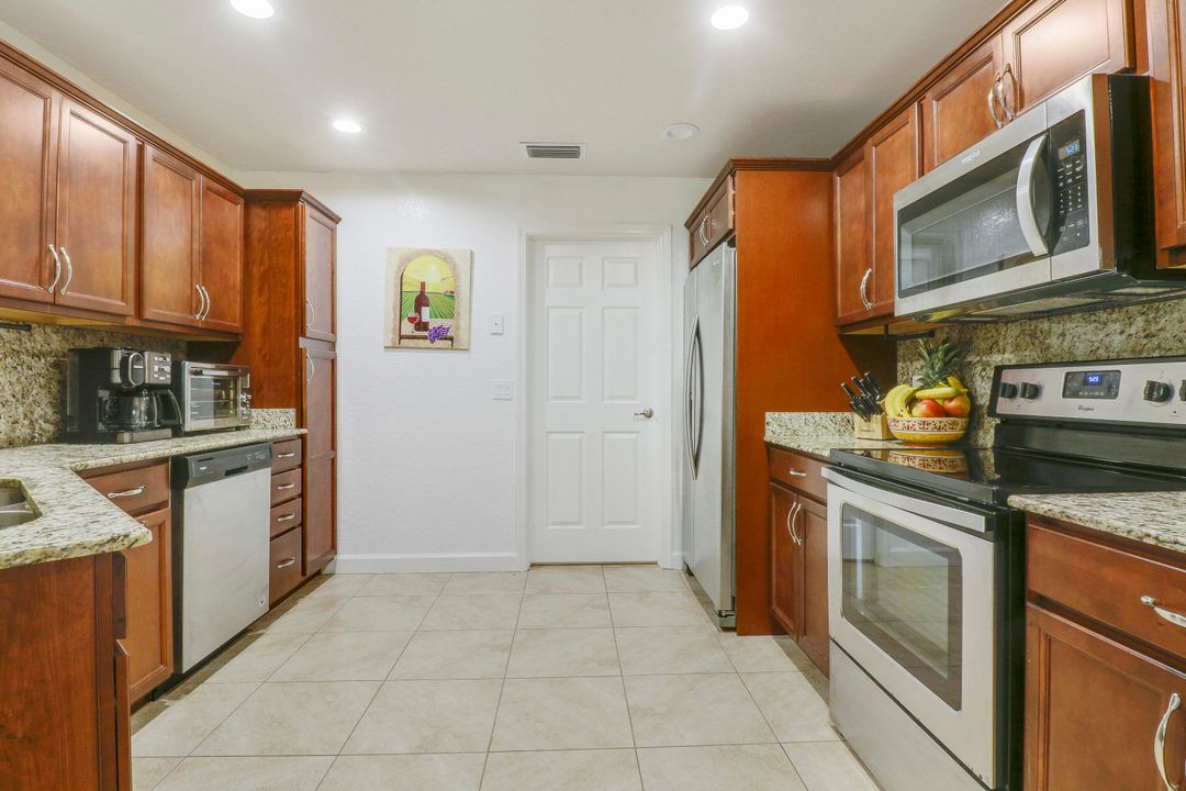 For Sale: $199,000 (2 beds, 2 baths, 1446 Square Feet)