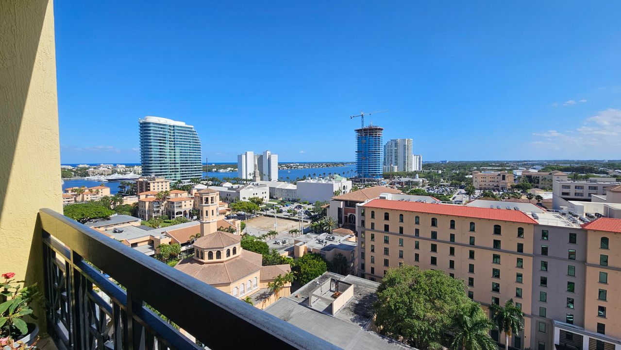 Active With Contract: $990,000 (2 beds, 2 baths, 1277 Square Feet)