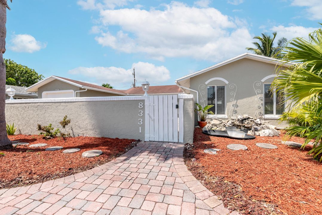For Sale: $529,900 (3 beds, 2 baths, 1483 Square Feet)