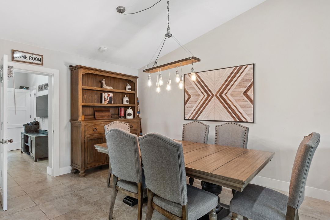 Active With Contract: $1,199,000 (4 beds, 3 baths, 3162 Square Feet)