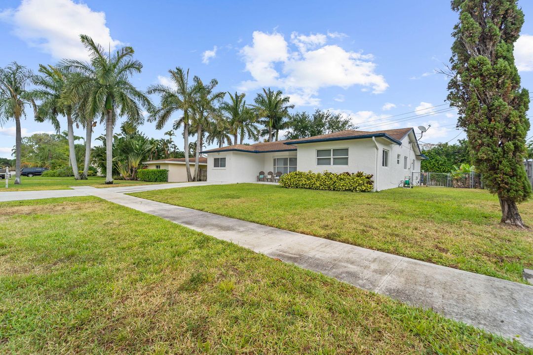 For Sale: $775,000 (4 beds, 2 baths, 2079 Square Feet)