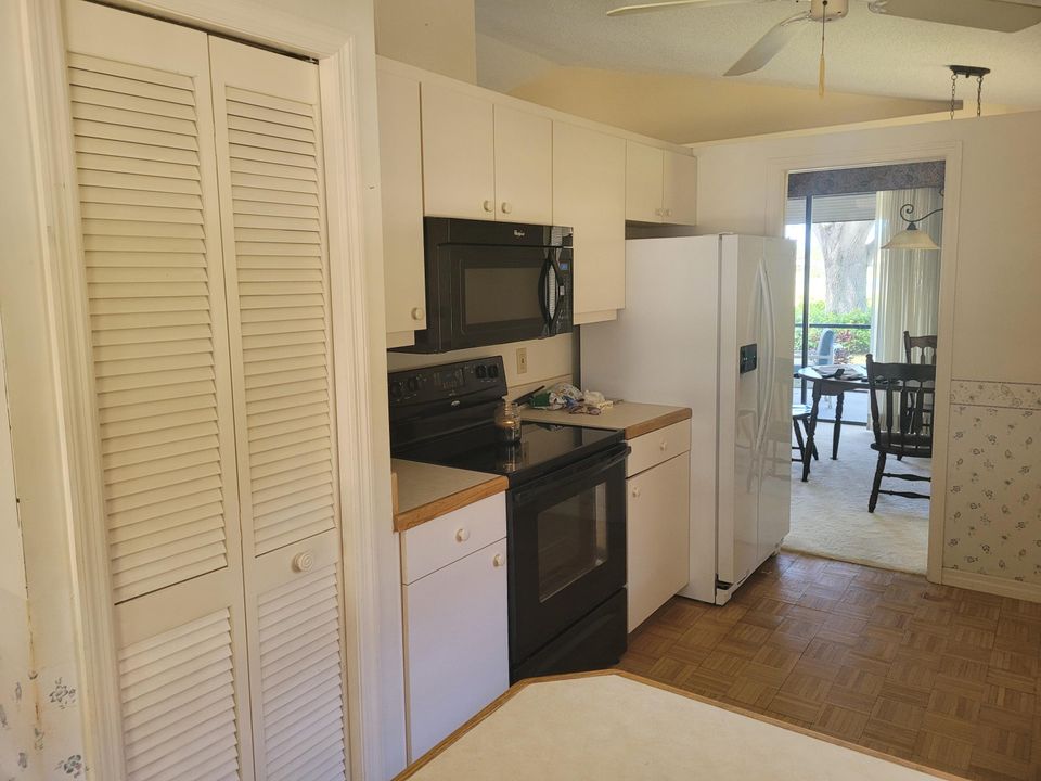 For Rent: $2,999 (3 beds, 2 baths, 1905 Square Feet)