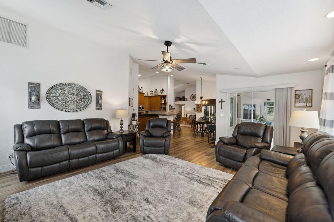 For Sale: $1,300,000 (3 beds, 2 baths, 2547 Square Feet)