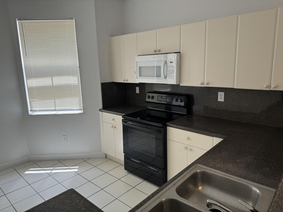 For Rent: $2,750 (3 beds, 3 baths, 1932 Square Feet)