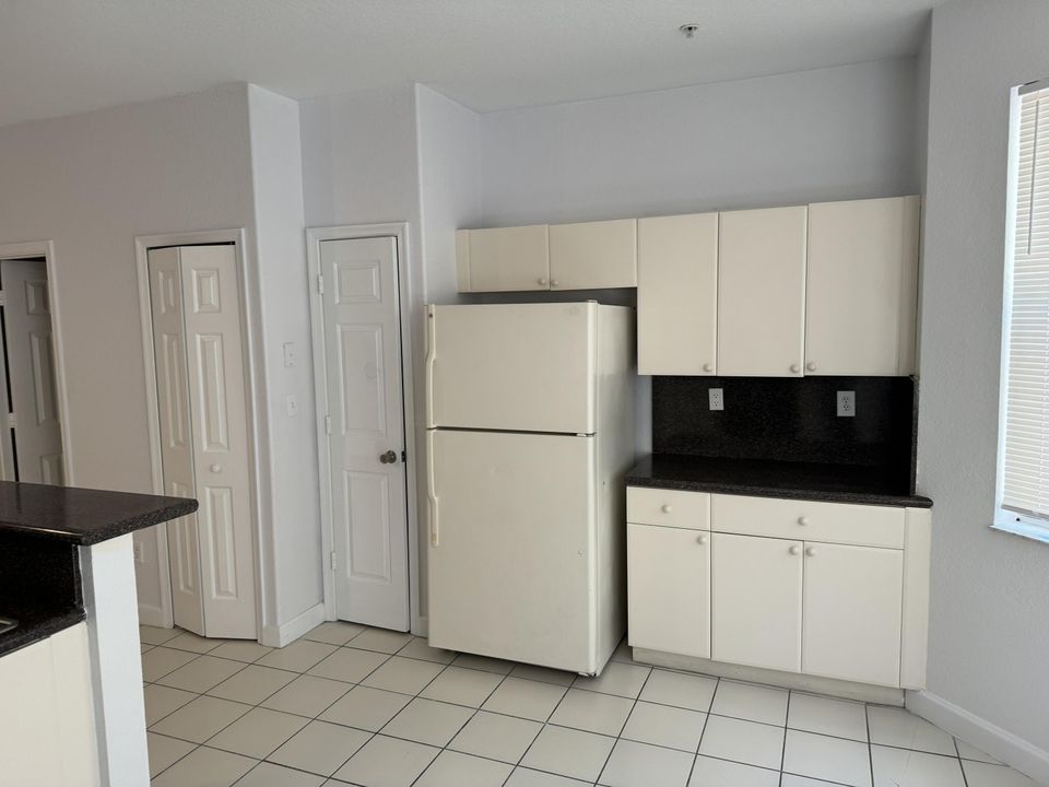 For Rent: $2,750 (3 beds, 3 baths, 1932 Square Feet)