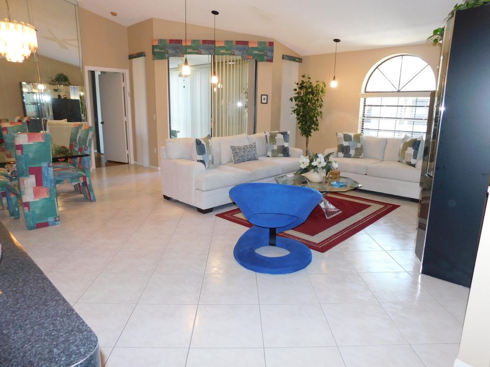 For Sale: $310,000 (3 beds, 2 baths, 1657 Square Feet)