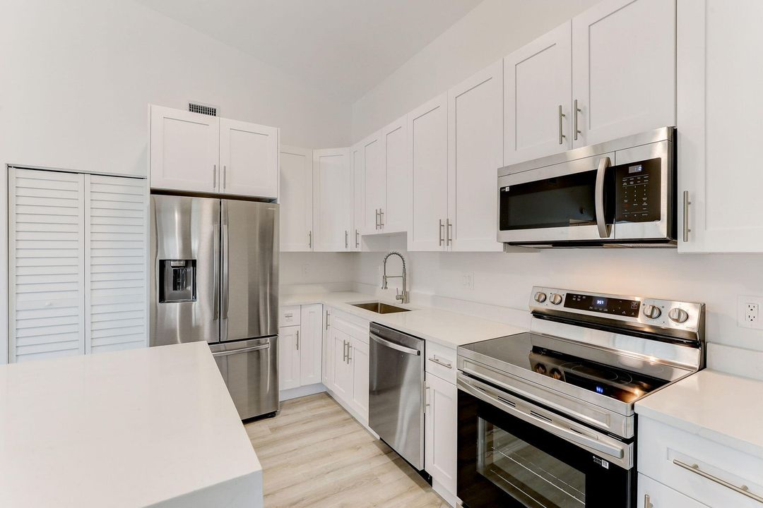 For Sale: $339,000 (3 beds, 2 baths, 1477 Square Feet)